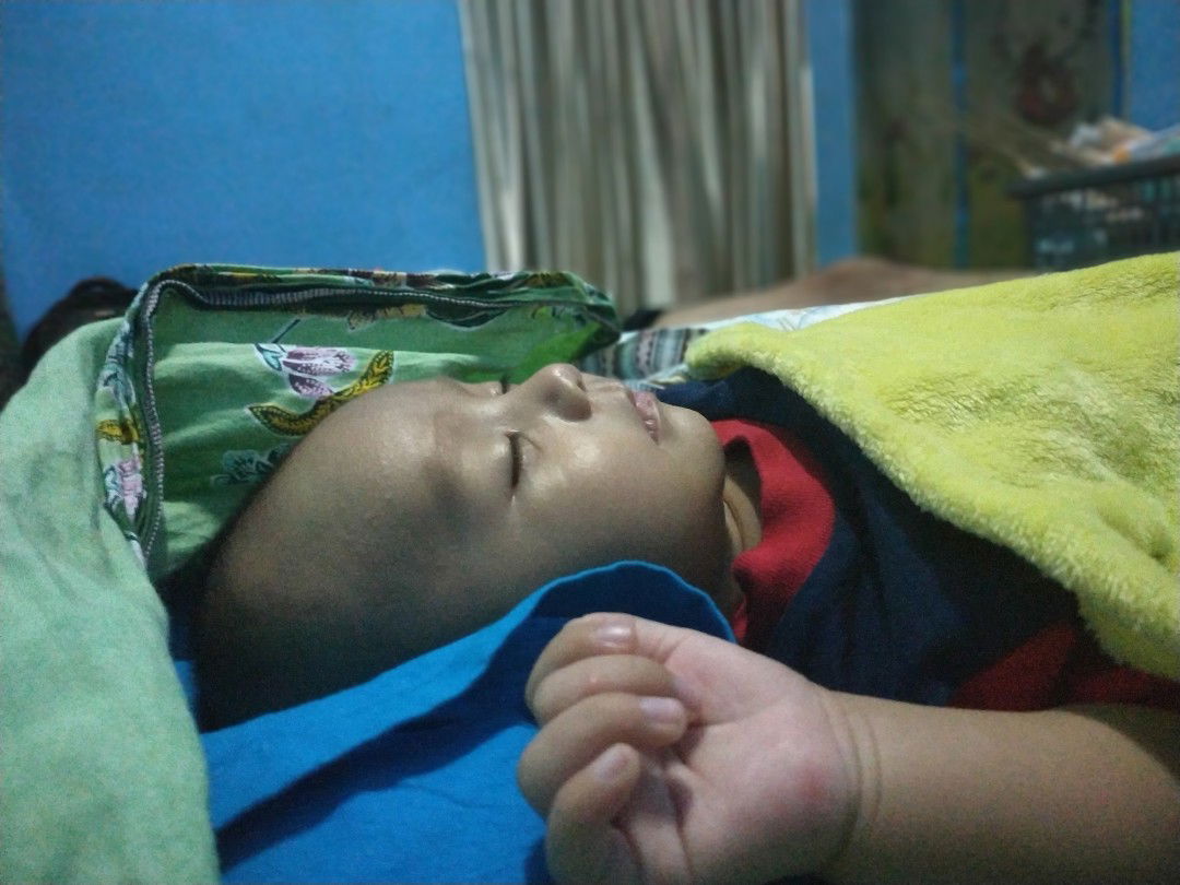 anak tidur terus