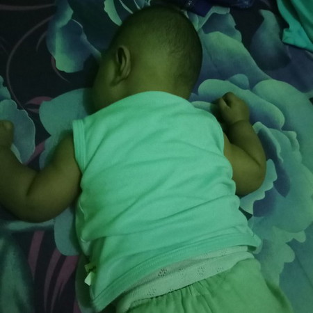 tidur tengkurap