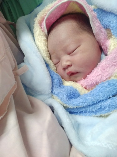 คลอดแล้ว ลูกสาวจ้า 22:18 น. 36w 6 วัน