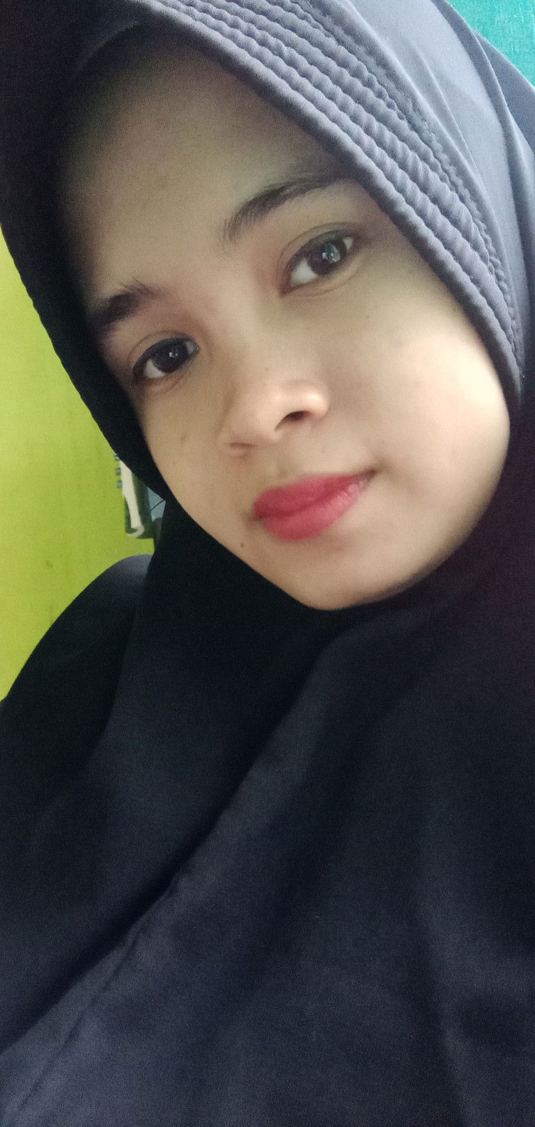 risnawati profile icon