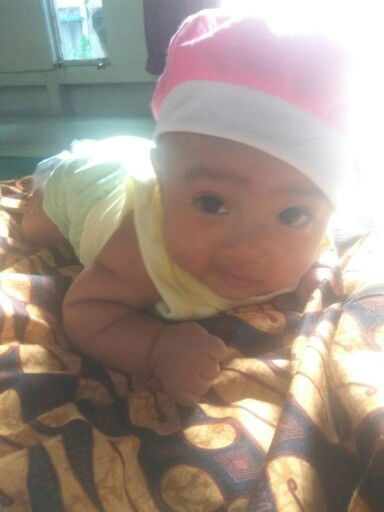 tengkurap diusia 2 bulan