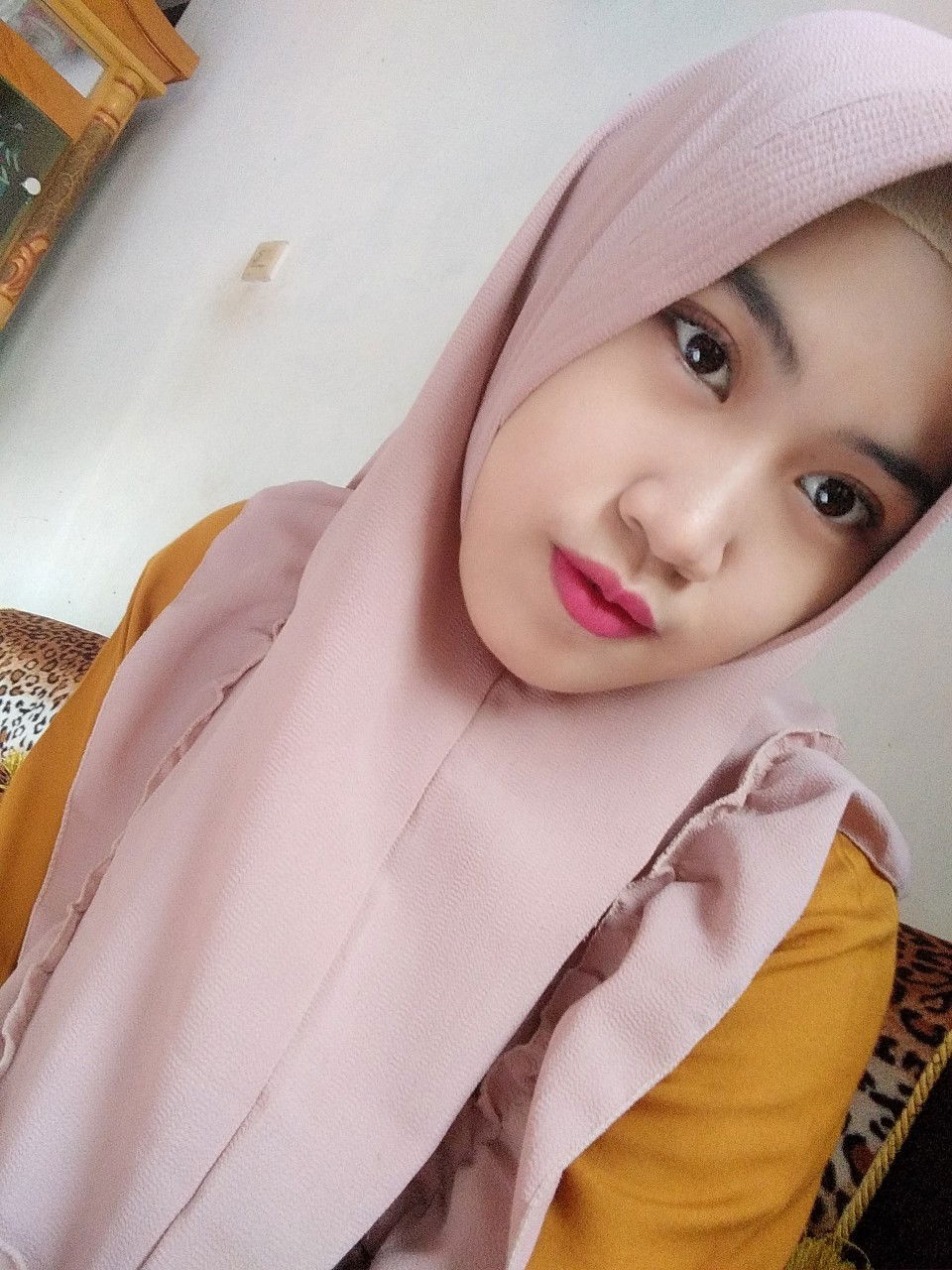 Rena Munati profile icon