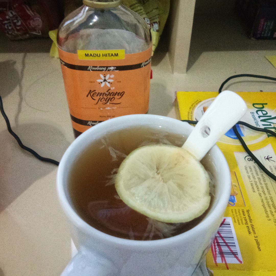 madu dan lemon hangat
