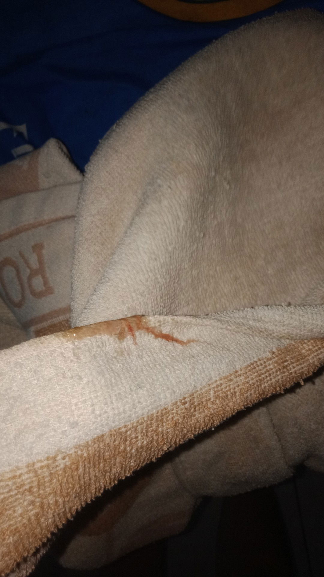 keluar ledir bercampur darah