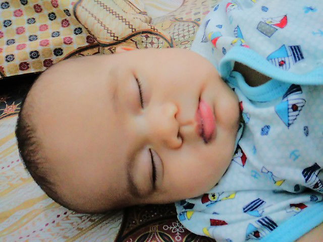 nangis gak berhenti henti