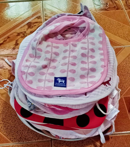 ผ้าซับน้ำลาย ผ้ากันเปื้อน มือสอง