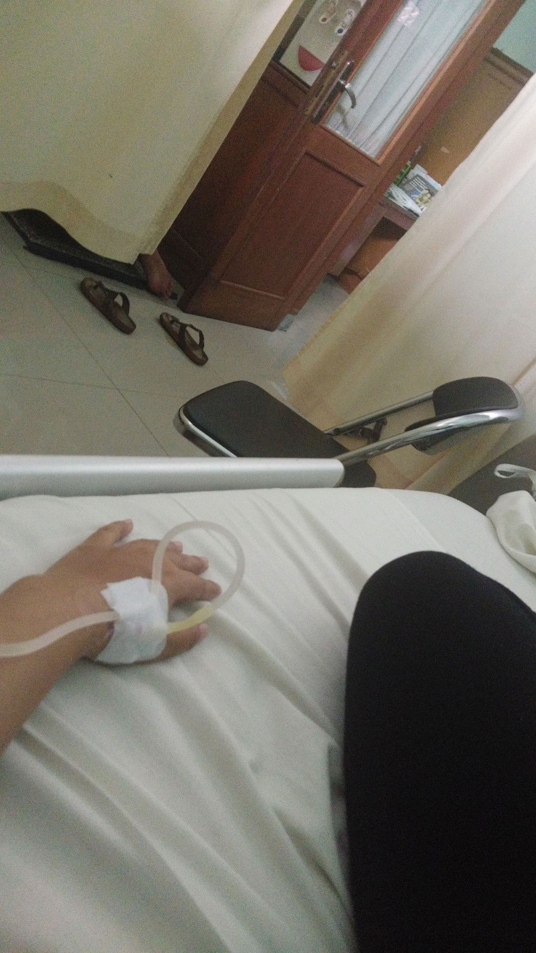 sempat down karena perkataan bidan,  d vonis awal ada kista hingga akhirnya ada miom dan pendarahan.