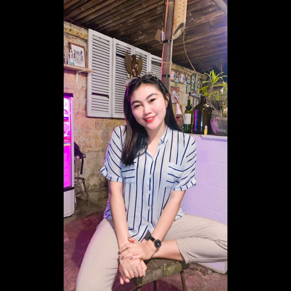 Indri Deartika profile icon