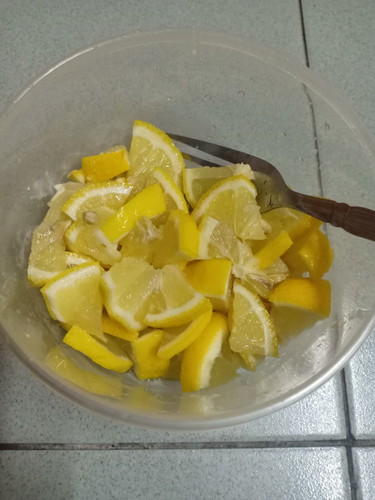 Ok ke makan lemon mcm ni?