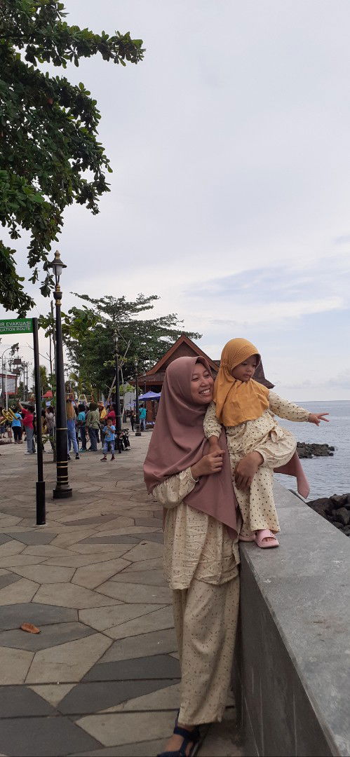 FairusRahmatillahSantosoPutri profile icon