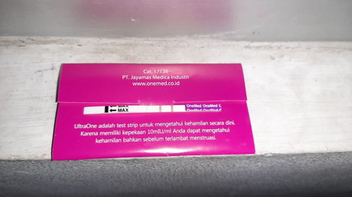 hai bundaaaa.... walaupun blm telat haid... tp Alhamdulillah 6 hari menjelang haid berikutnya aku di tespek dan hasilnya garis dua. Alhamdulillah yaa Rabbi .. doakan mudah2an sehat walafiat yahhh ibu dan debaynya ☺️?