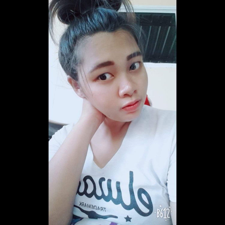 พลอย พลอย profile icon