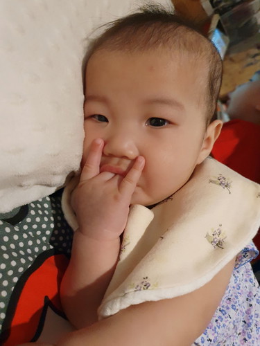 ดูดนิ้ว & ดูดจุก แม่ๆคิดว่าแบบไหนดีกว่ากัน