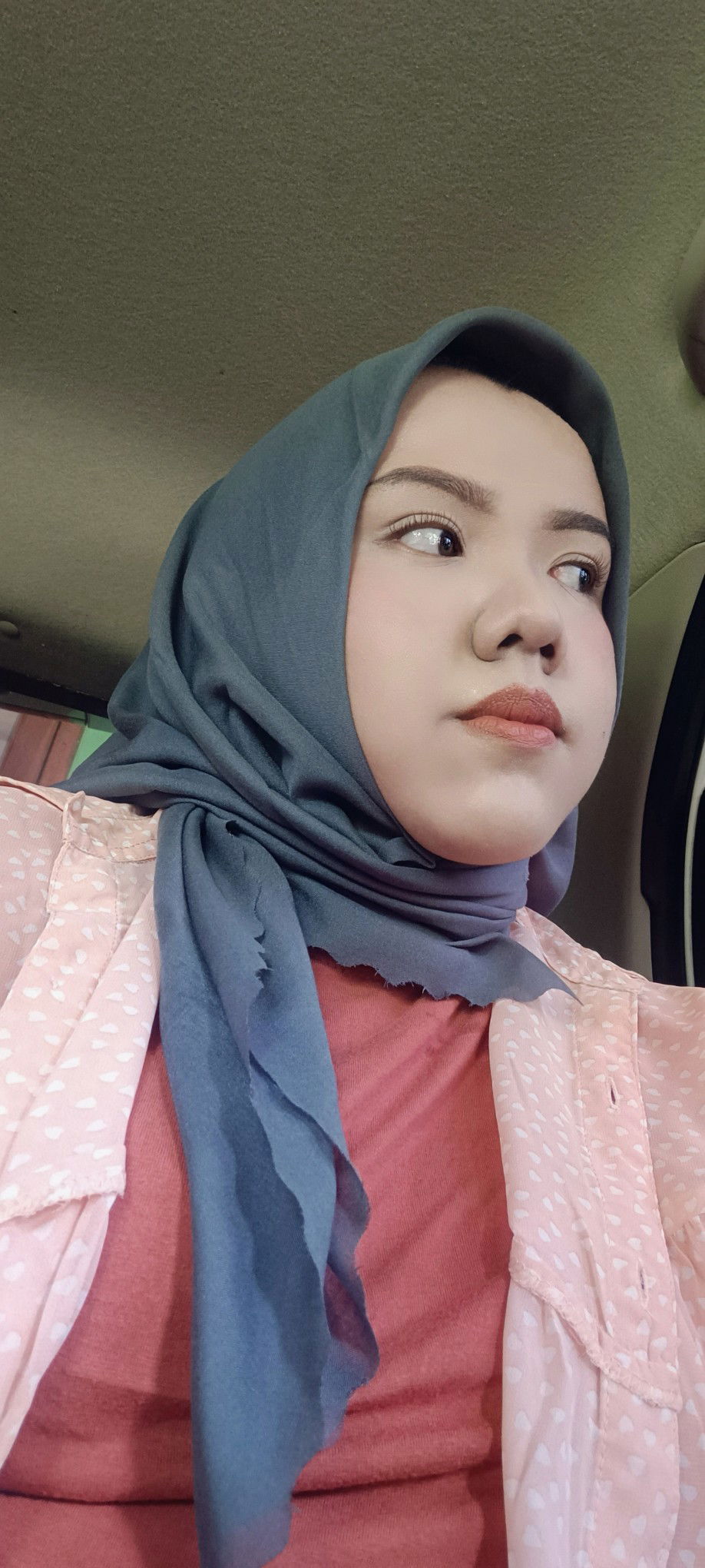 vini rizkia sumarno profile icon