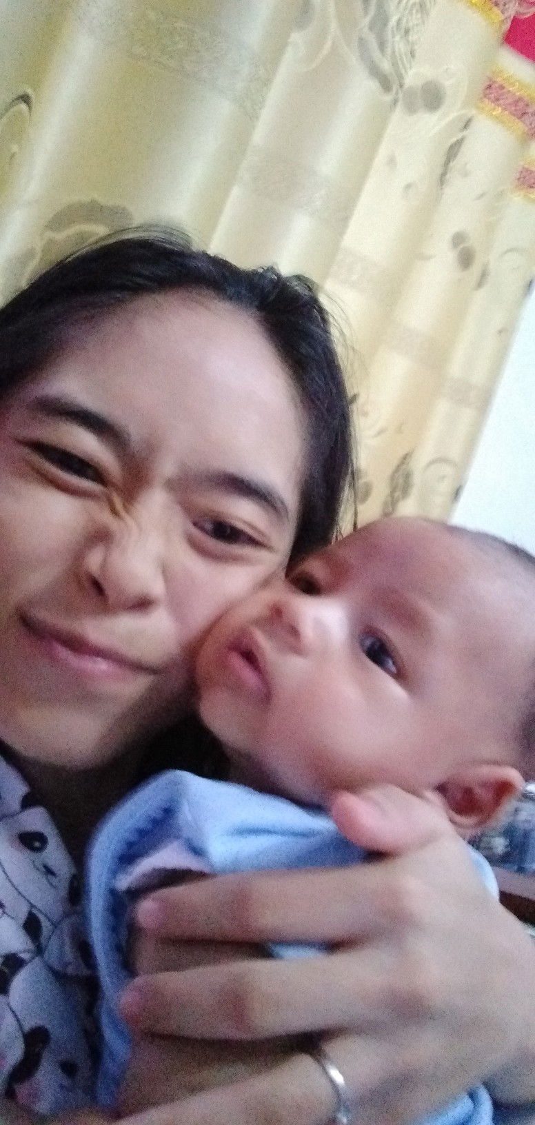 yeyen yuniar profile icon