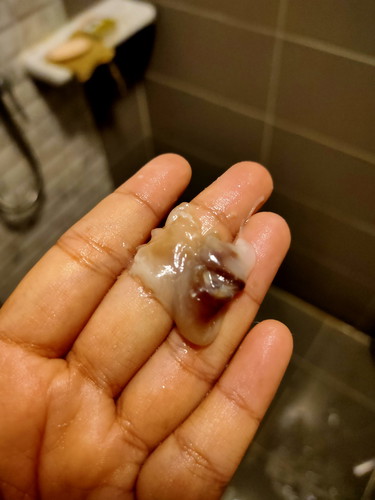 มีมูกแบบนี้ออกมา 39+1 แต่ยังไม่ปวดท้องเลยค่ะ