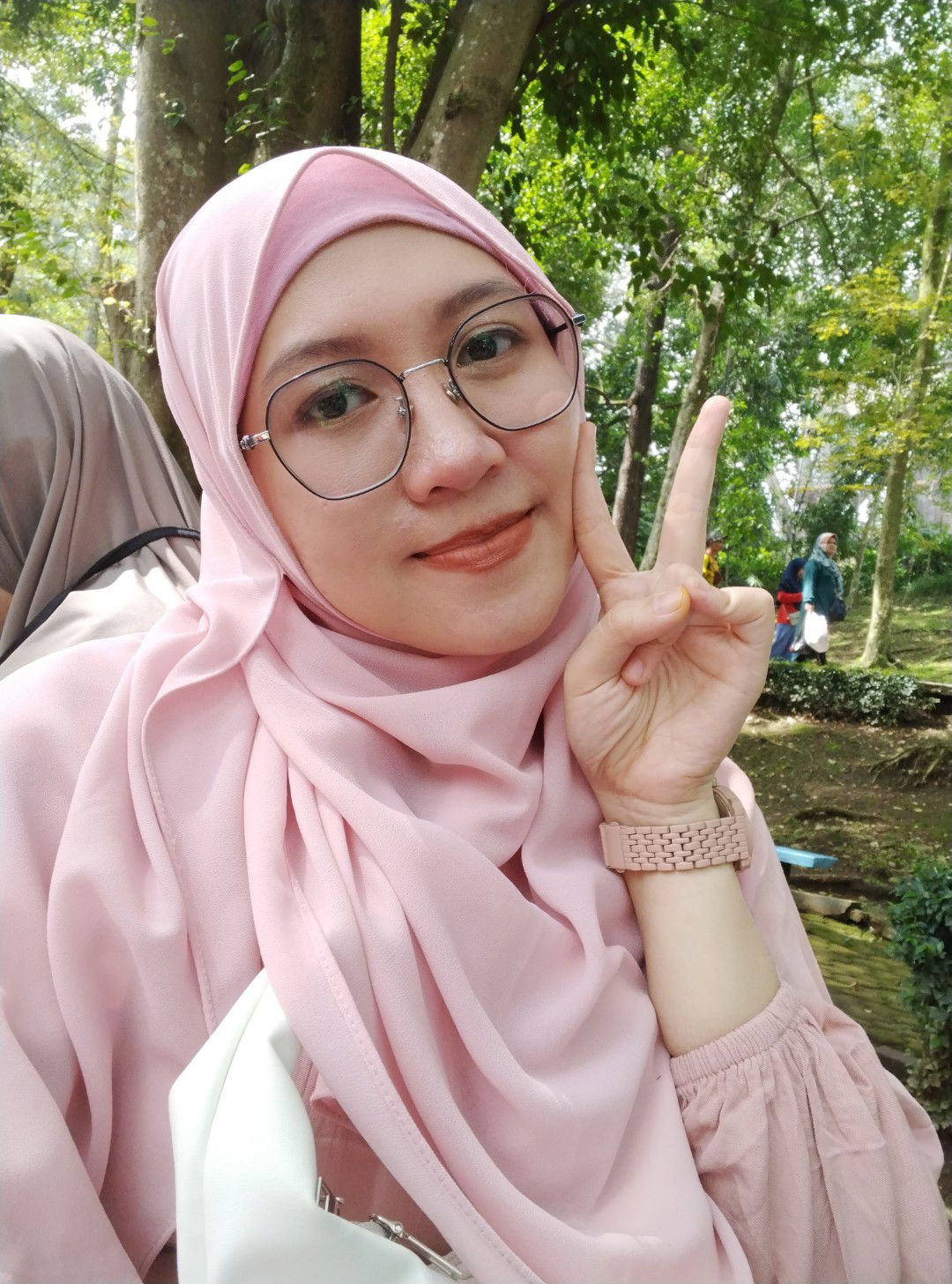 Novianti Sri Wahyuni profile icon