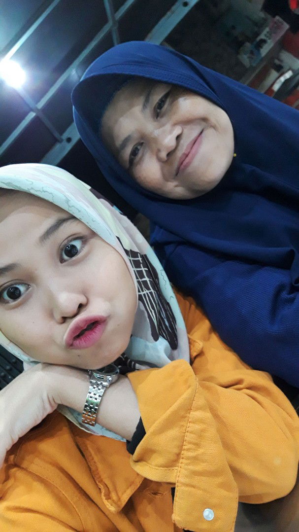 Momen Manis Bareng Ibunda