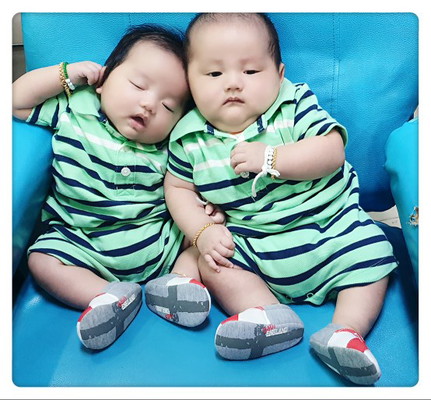 แฝดๆ..2 เดือน 23 วัน..มาบอก คิดถึงแม่ๆจร้า