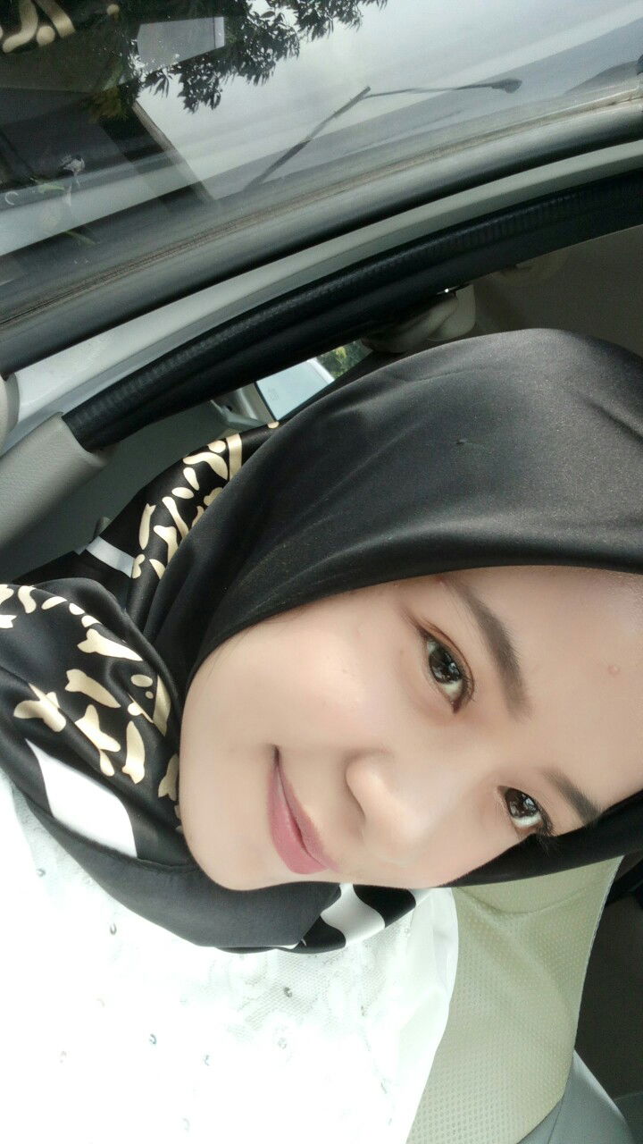 Indri Desmalyanti profile icon