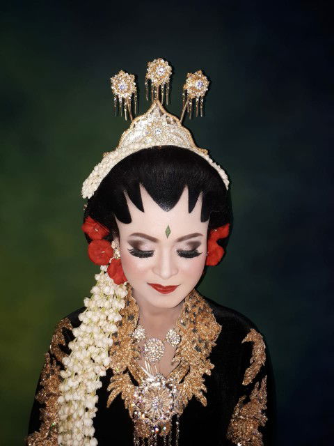 putri wulandari profile icon