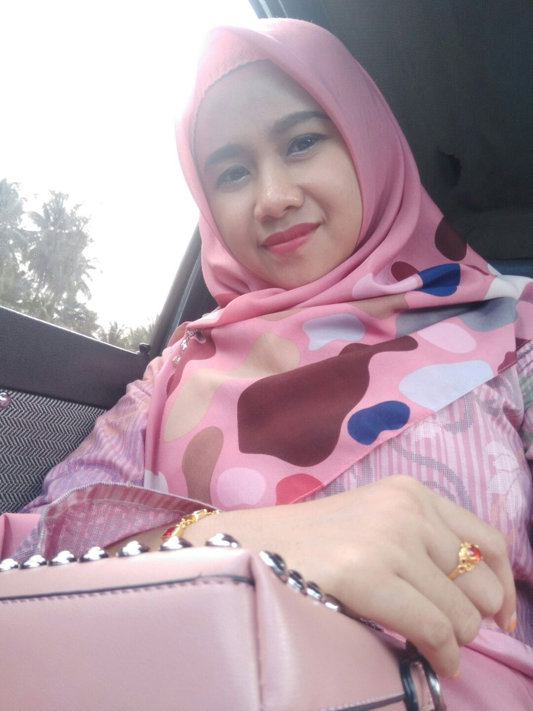 dita aprilia putri profile icon