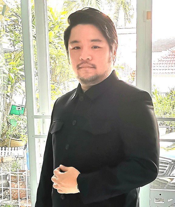 Pom Kamolsuwan profile icon