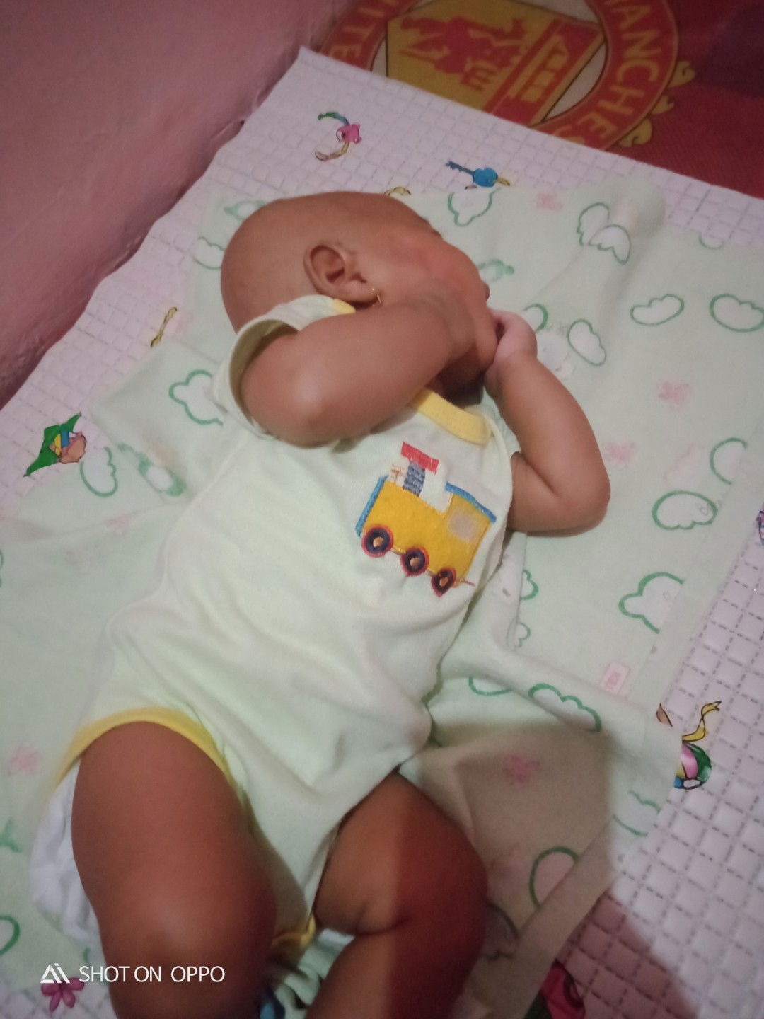 tidur kepala miring