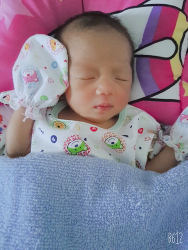 แตกแล้วคร้า สองสาว