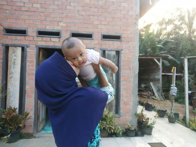 Lili Nur Indah Sari profile icon