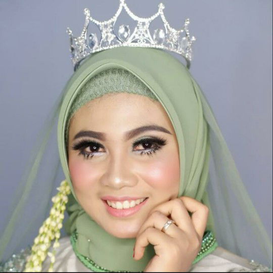 Fitri Azmi profile icon