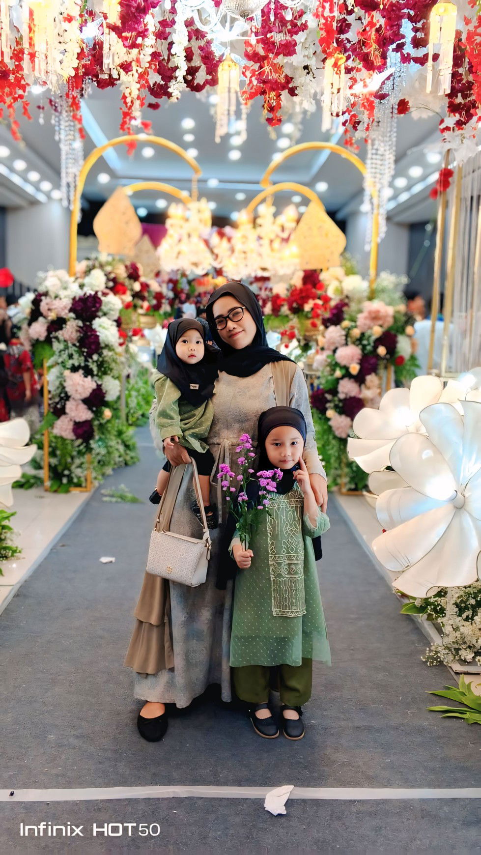 Ria April Yanti profile icon