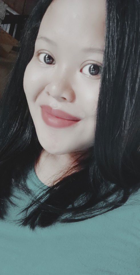 Dewi Tri Apriliana profile icon