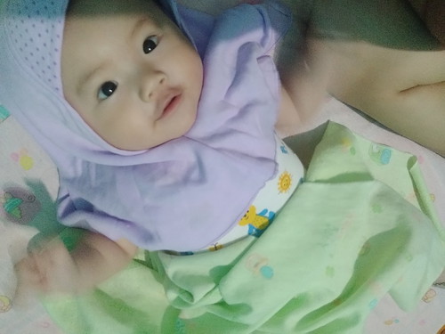 bayi perempuan blm bisa tengkurap