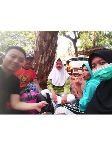 Mimi dan Bapak, orang tua keduaku..