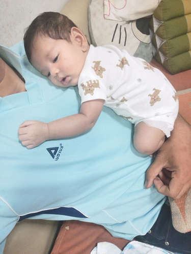 ลูกชอบนอนเป็นบนตลอดเวลา
