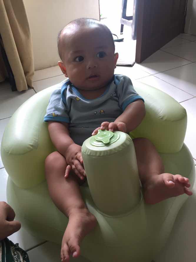 bayi usia 5 bulan berapa lama tahan tengkurap?