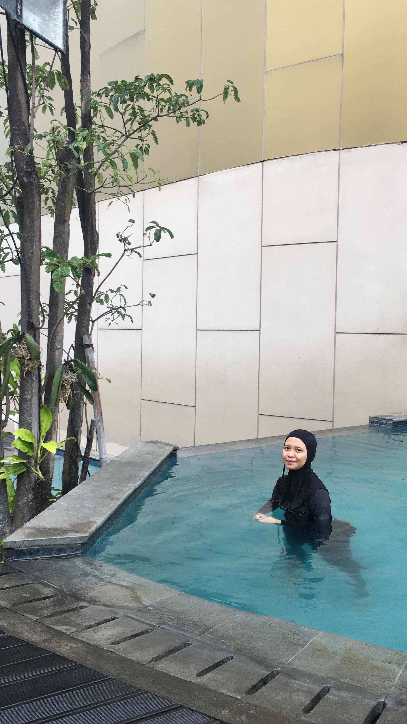 dela anggraini profile icon