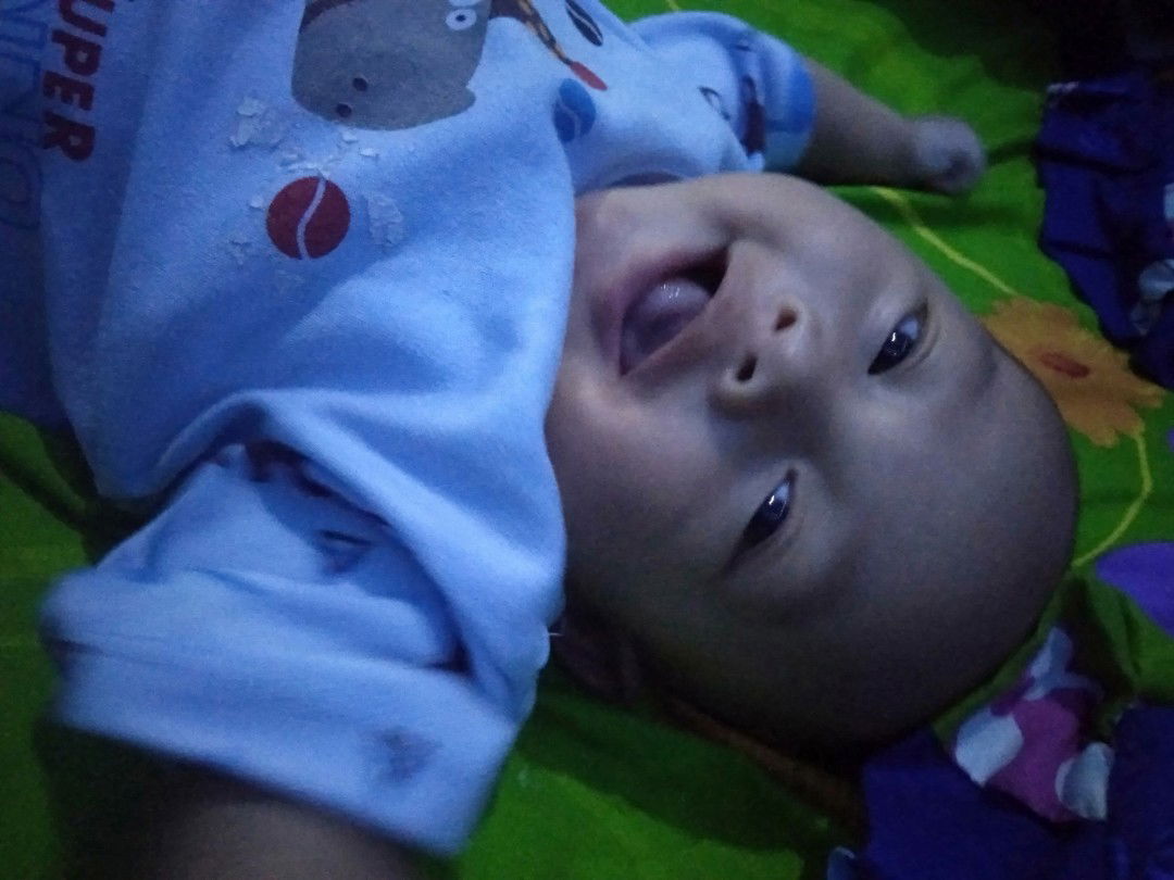 senyuman anak bayikkk