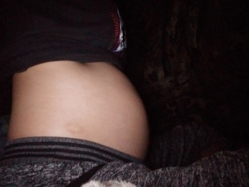 ท้องได้6เดือนกว่าแล้วค่ะ ท้องเล็กมั้ยค่ะ