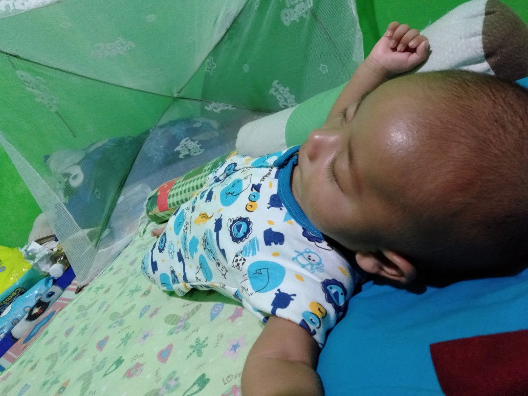 baby tidur sepanjang pagi sore malam terbangun