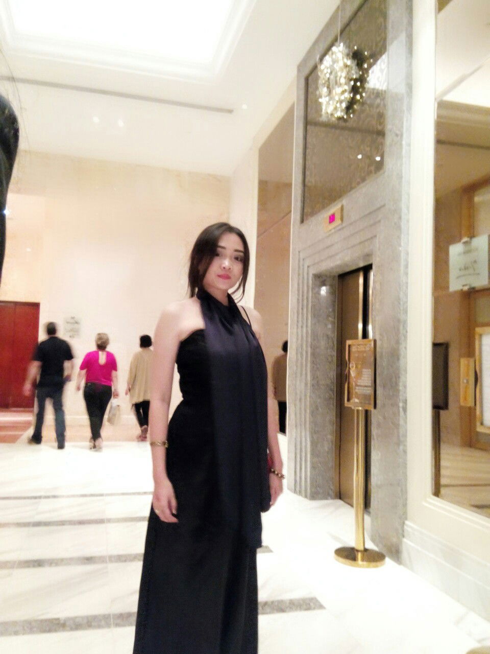 Dee Fernandez profile icon