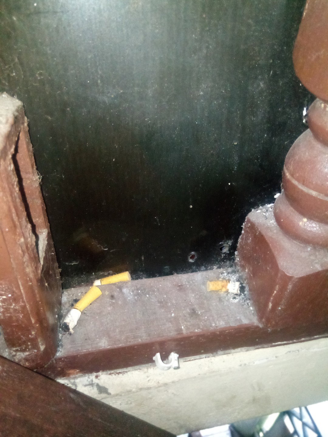 Buang putung Rokok Sembarangan