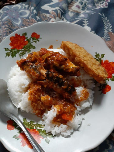 Makan Ikan Sarden