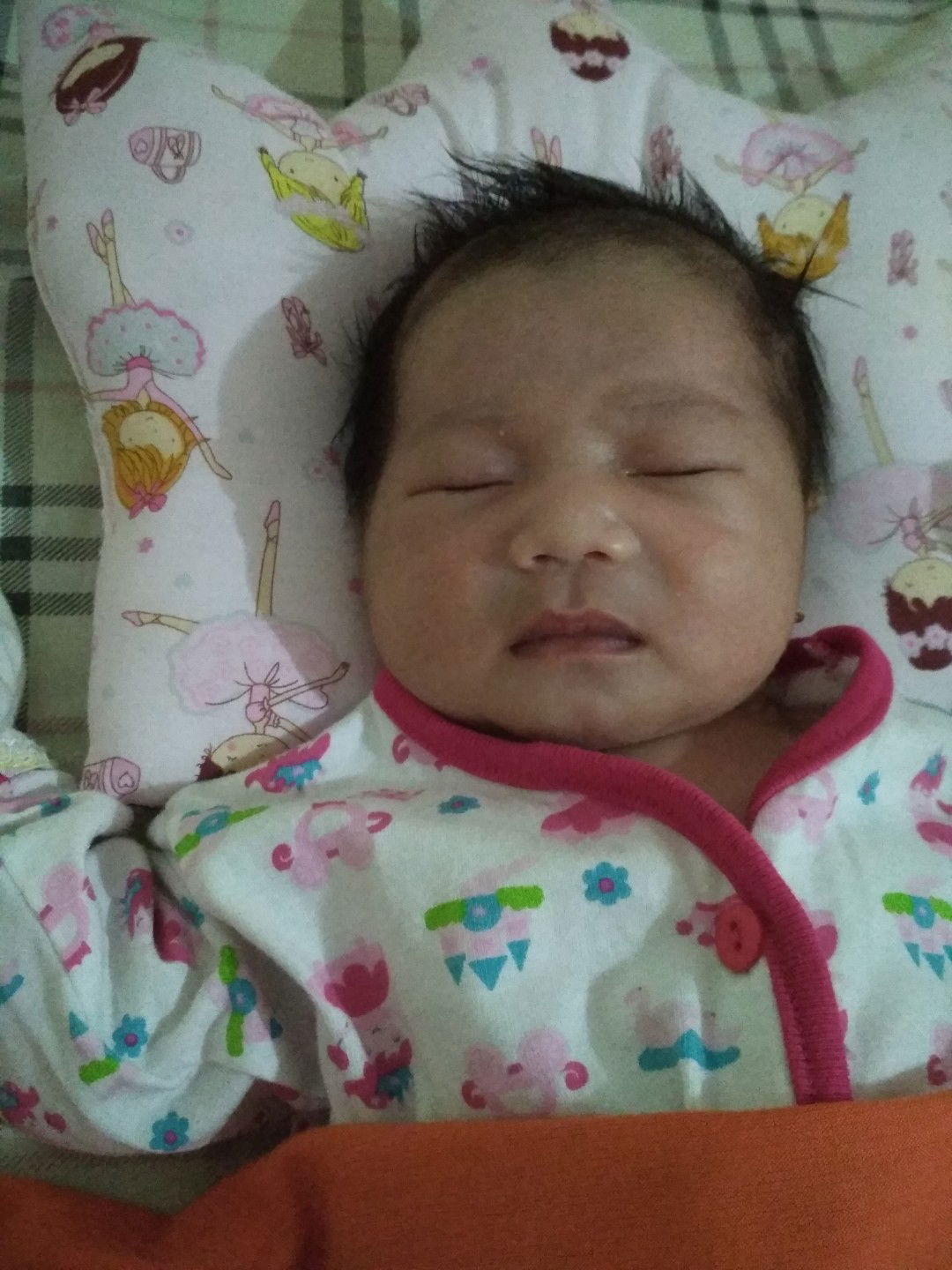 muka baby pipinya merah2