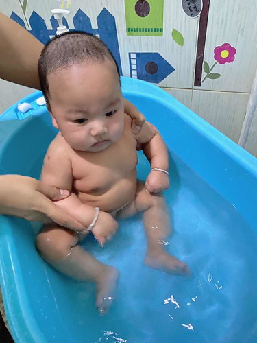 อาบน้ำ