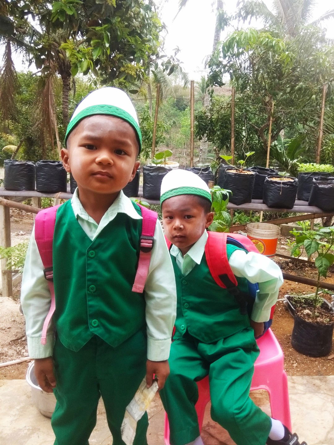 ada yg ngalamin sma ky sy ga bun? sy wktu puny anak ke dua bru umur 3 buln msi mnyusui g tau knp anak sy mndadak g mau nyusu asi, tau nya d rhim sy ada adik ny lg? smpt panikk sy sm suami, mana kk ny msi bayi 3 bulan ud hmil lg, wktu itu sy kb pil, mungki