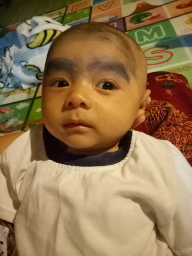 คิ้วบาง