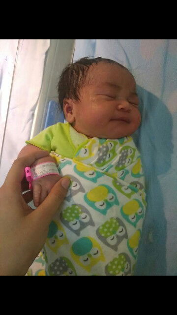 telah  lahir anak ke dua kami..setelah drama ingin vbac namun gagal dan kembali harus sesar untuk kedua kalinya..tapi alhamdulillah lancar semua prosesnya..aku dan bayi ku selamat dan sehat