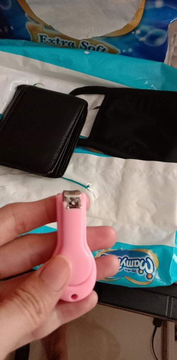 Nail cutter or Automatic nail trimmer